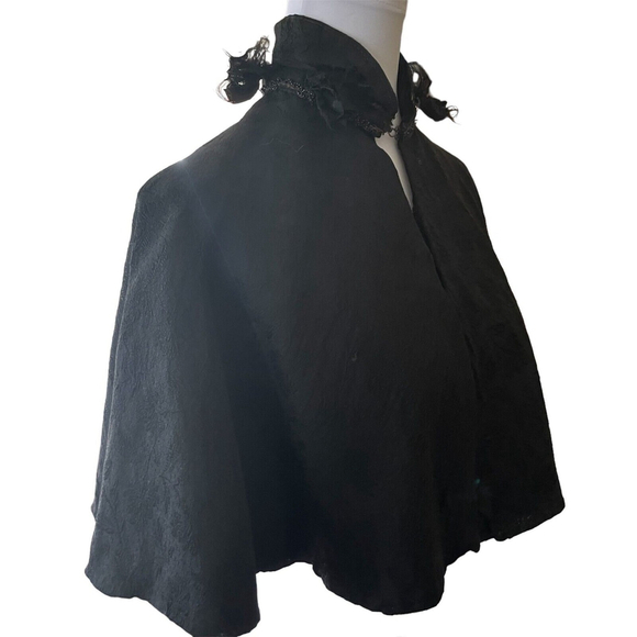 Victorian Edwardian Black Brocade Beaded Feather Cape - Picture 3 of 12